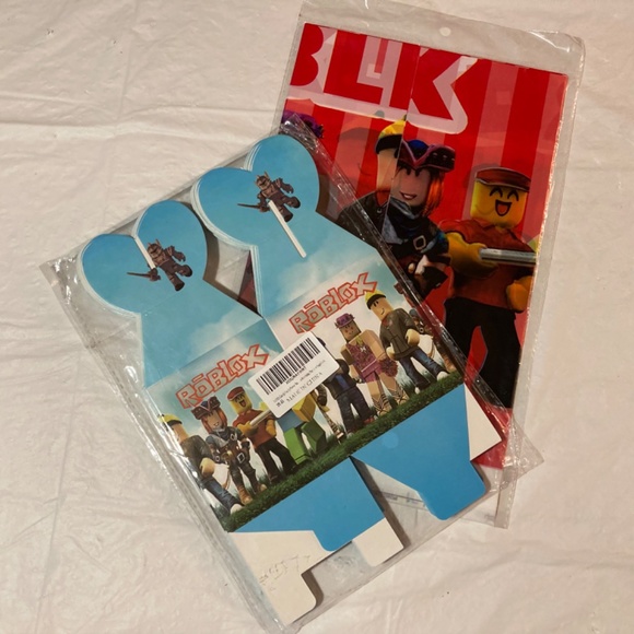 Roblox Treat Boxes and Tablecloth - Picture 2 of 2